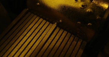 Antika müzik kutusu çalışıyor