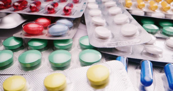 İlaçlar su toplayan paketlerde dönüyor