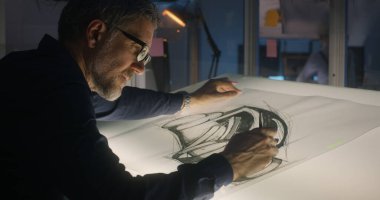 Araba tasarımcısı iş başında