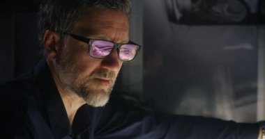 Araba tasarımcısı iş başında