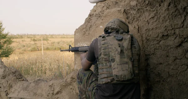 Unrecognizable soldier being killed by explosion — Stock Photo, Image