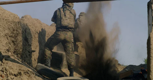 군인들이 폭발 해 죽다 — 스톡 사진