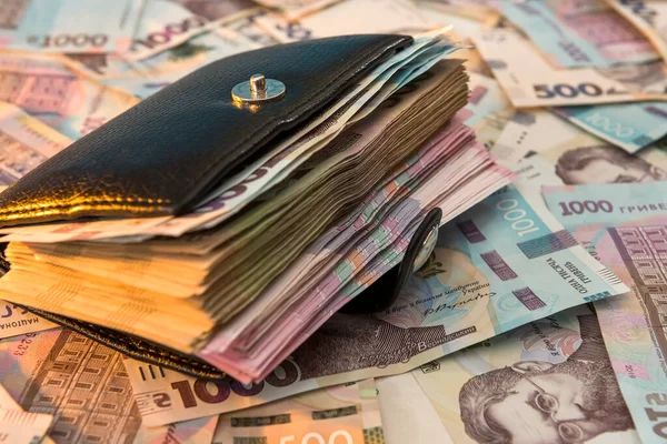 Кошельке Черных Полно Денег Деньги Украины 1000 500 Банкнот Столе — стоковое фото