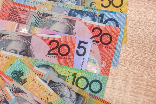 Nationell Valuta Färgglada Australiska Dollar Sedlar Träbord Närbild — Stockfoto