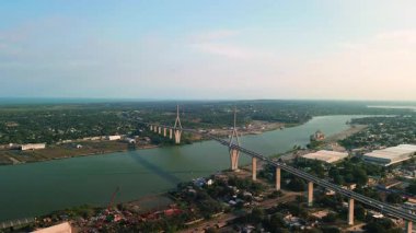 Tampico Meksika 12: 28 2024 Panuco Nehri üzerindeki Tampico Köprüsü İHA görüntüsü Gün içinde şehrin ikonik girişi
