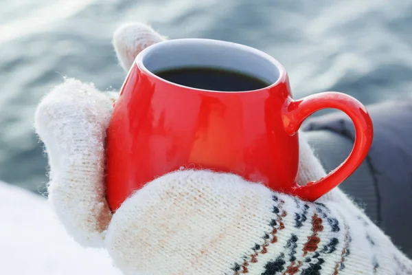 Hands Woolen Mittens Hold Red Mug Hot Tea Coffee Standing — Stock Photo, Image