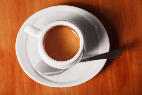 Witte Espresso Coffee Cup Met Heerlijke Schuim Close Bovenaanzicht Houten — Stockfoto