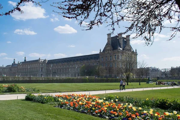 Париж Франція Квітня 2019 Пейзаж Лувру Сонячний День Весни Париж — стокове фото