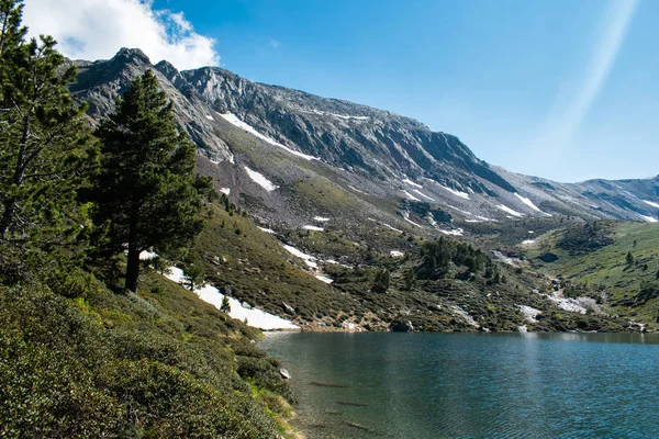 Dağ Gölü Estany de les Truites Andorra Pireneleri, La Massana, Refugi de Coma Pedrosa