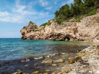 Mallorca 'daki Cala de Deia, dünyanın en güzel plajı. 