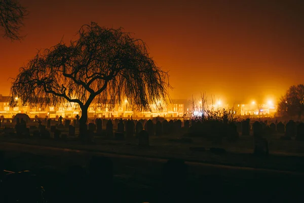 Toxteth Park Cemetery Night Foggy Night Graveyard Liverpool — Stock Photo, Image