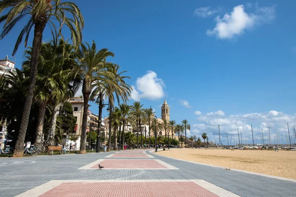 Paseo Marítimo Vacío Paseo Ribera Con Vistas Iglesia Sant Bartomeu —  Fotos de Stock