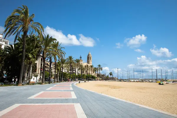 Paseo Marítimo Vacío Paseo Ribera Con Vistas Iglesia Sant Bartomeu —  Fotos de Stock