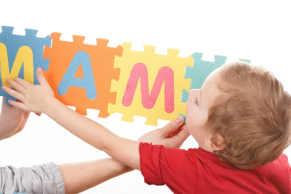 Alphabet Puzzleteile Auf Weißem Hintergrund Mutter Bringt Dem Kind Lesen — Stockfoto