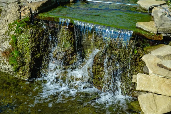 Landskapsplanering Dammen Vattenfall Vackra Landskapsarkitektur — Stockfoto