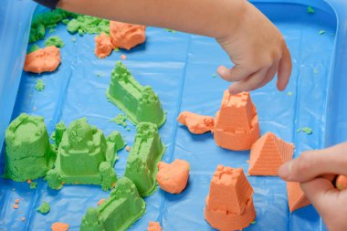 Çocuklar Kinetik oyun kum renkli. Çocuk Oyunları