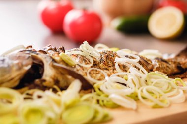 Gıda sazan balık unu kavrulmuş kızarmış havuz. hazır.