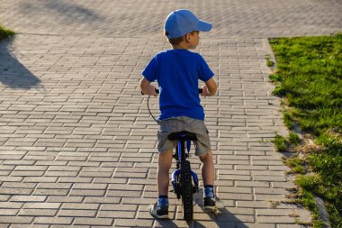 Bisiklet çocuk yaz bisiklet çocuk çocuk parkı. denge.