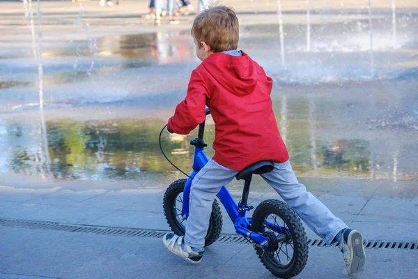 Fiets Kind Zomer Fiets Kind Jongen Park Actieve Fietser — Stockfoto