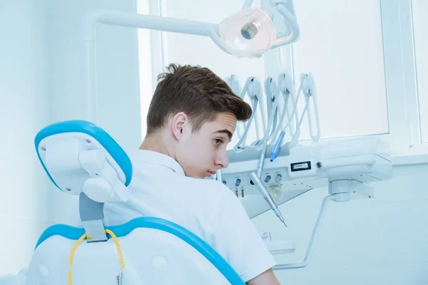 Пацієнт Стоматолог Лікар Стоматолог Хлопчик Медична Допомога Клініка — стокове фото