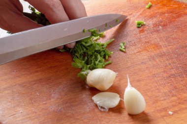 Yemek sarımsak sağlıklı beslenme, organik pişirme yeşillik.