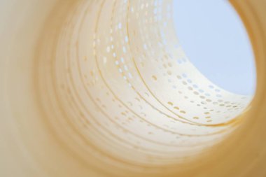 Eski veri depolama teknolojisi, eski delikli konik, sd rulo.