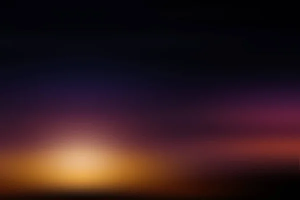 태양이 지평선 배경 저녁 석양에 그라데이션 하늘 — 스톡 사진
