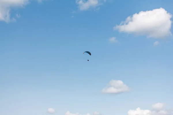 Paraglider létající Sport — Stock fotografie