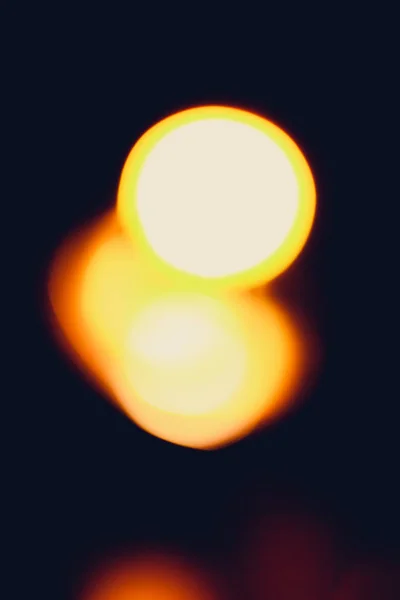 Raggio di luce della lente spot lampada su sfondo nero, illuminazione astratta fase quadrata — Foto Stock