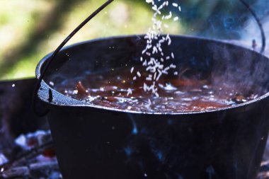 Bowler şenlik ateşi yangın pişirme yaz, ahşap çorbası.