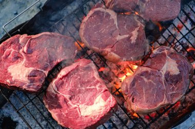 Çiğ et biftek ızgara, bahçe chine.