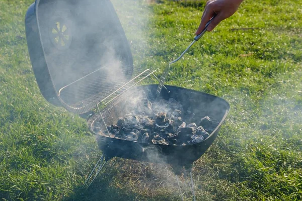 Fondo llama de fuego de carbón caliente, humo de energía . —  Fotos de Stock