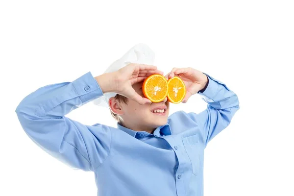 Cocinero sobre fondo blanco, humor niño chef, comida . — Foto de Stock