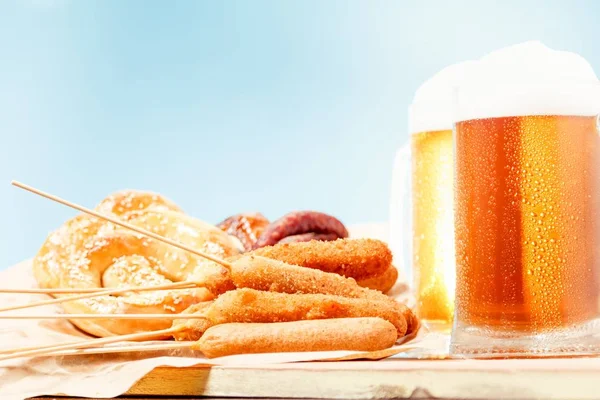 Beer glass alcohol drink with food sausage, oktoberfest. — Stock Photo, Image