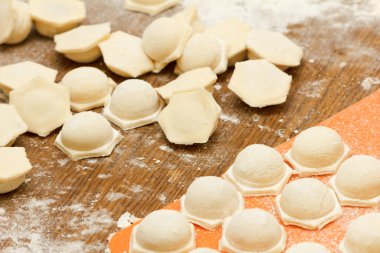 Mantı, İtalyan mutfağı ve glütensiz yemek yapmak.