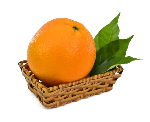 Beyaz Arkaplanda Izole Edilmiş Taze Portakal Meyvesi — Stok fotoğraf