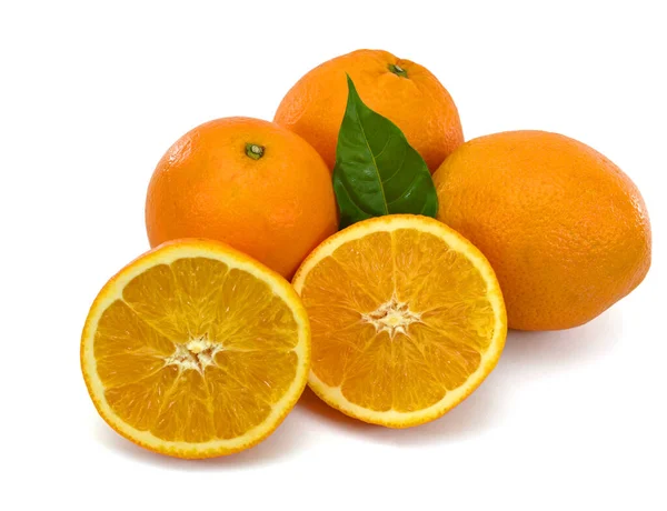 Frische Orangenfrüchte Isoliert Auf Weißem Hintergrund — Stockfoto