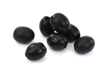 doldurulmuş zeytinler beyaz arkaplanda izole