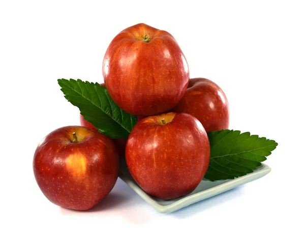 Ώριμα Κόκκινα Φρούτα Μήλου Που Απομονώνονται Λευκό Φόντο — Φωτογραφία Αρχείου