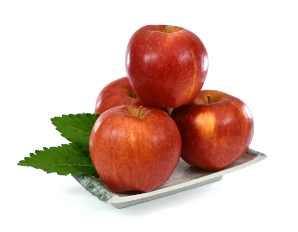 Ώριμα Κόκκινα Φρούτα Μήλου Που Απομονώνονται Λευκό Φόντο — Φωτογραφία Αρχείου