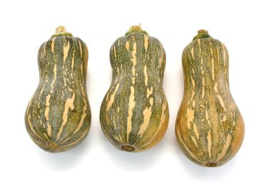 Beyaz arkaplanda izole edilmiş taze balkabağı