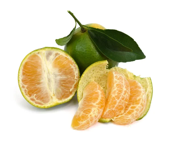 Frutos Tangerina Maduros Citrus Deliciosa Tenore Isolados Sobre Fundo Branco — Fotografia de Stock