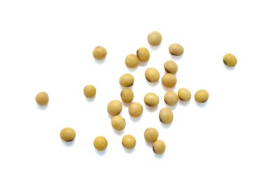 Beyaz arkaplanda soyalı soya fasulyesi