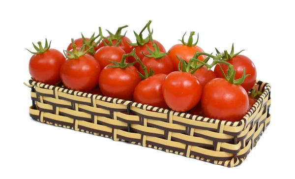 Frutas Frescas Tomates Cherry Cesta Aisladas Sobre Fondo Blanco — Foto de Stock