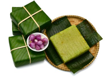 Kare şeklinde yapışık pirinç keki, Vietnam 'da yeni yıl yemeği.