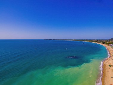 Kumsaldaki yaz manzarası kuş bakışı..