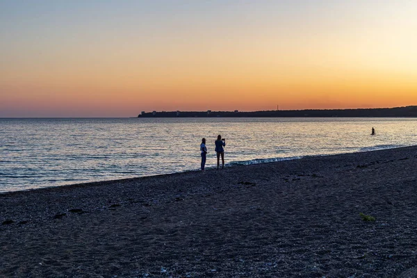 Letní Západ Slunce Výhledem Moře Procházkami Pláži — Stock fotografie