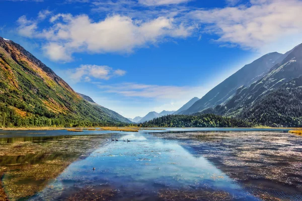 Lago Idílico Nas Montanhas Com Cores Outono Península Kenai Alasca — Fotografia de Stock