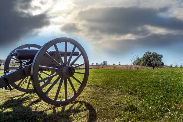 Civil war canon on the Gettysburg Battlefield near sunset — Stock Photo, Image