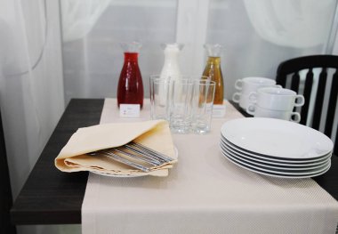 Büfe masa içecekler otel. Morse, süt ve suyu sürahilere